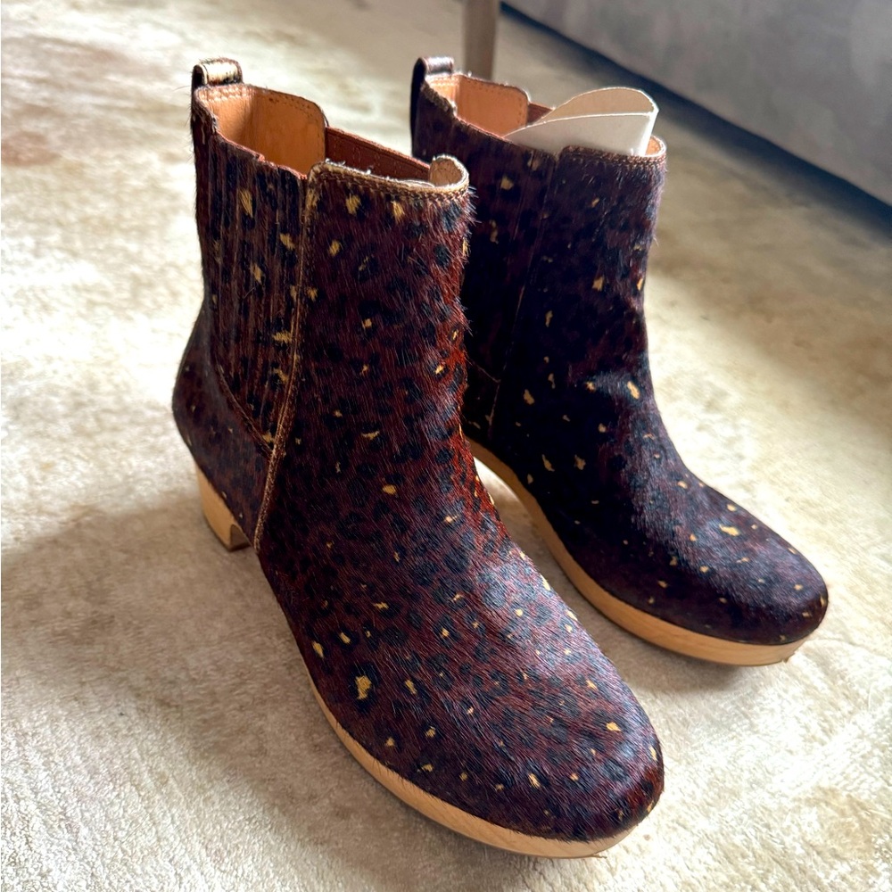 Madewell clog boots in mini leopard calf hair 6.5